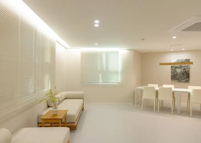 3f Rootshouse Staion Appartement *