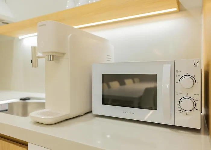 3f Rootshouse Staion * Busan