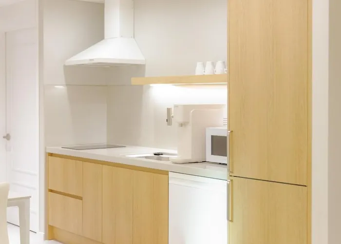 3f Rootshouse Staion Appartement *